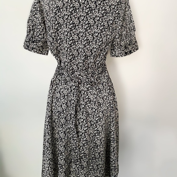 H&M Floral Short Sleeve Spring Summer Dress - Picture 9 of 16